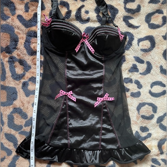 ADORABLE RAMPAGE BLACK AND PINK LINGERIE - Picture 3 of 4